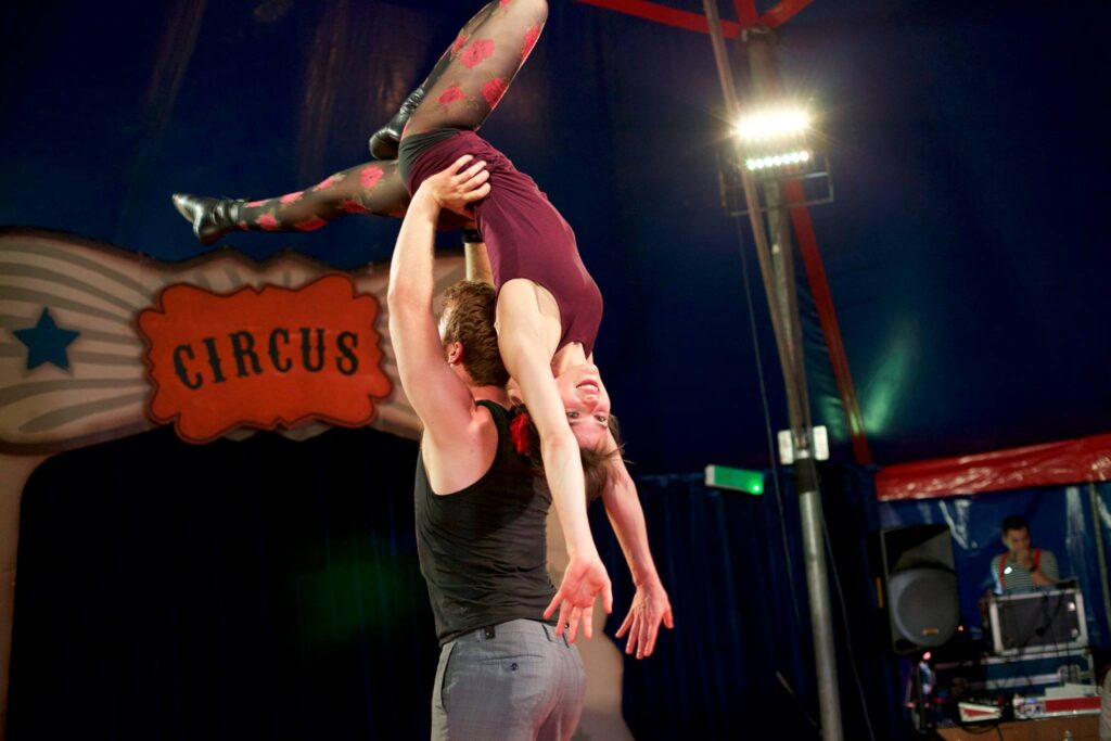 Drie verschillende eerste voorstellingen Magic Circus