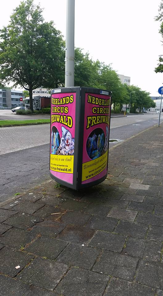 Posters Freiwald overgeplakt door Dierenleed