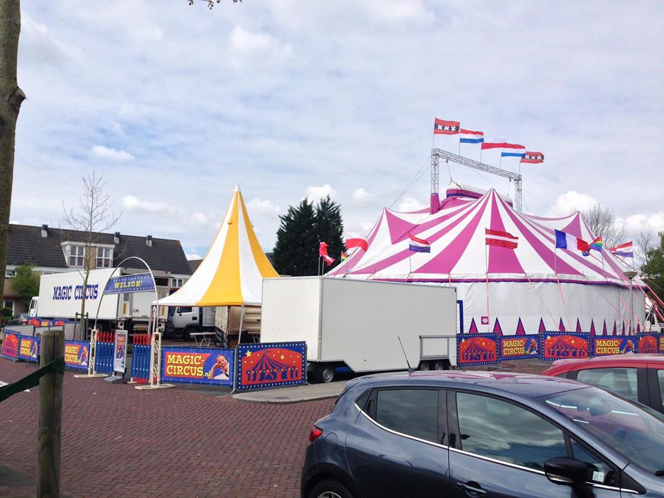 Het circus in het Amsterdamse Oosterpark barst los