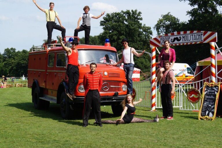 Het zit wel snor met Cirque Moustache - Circusweb.nl