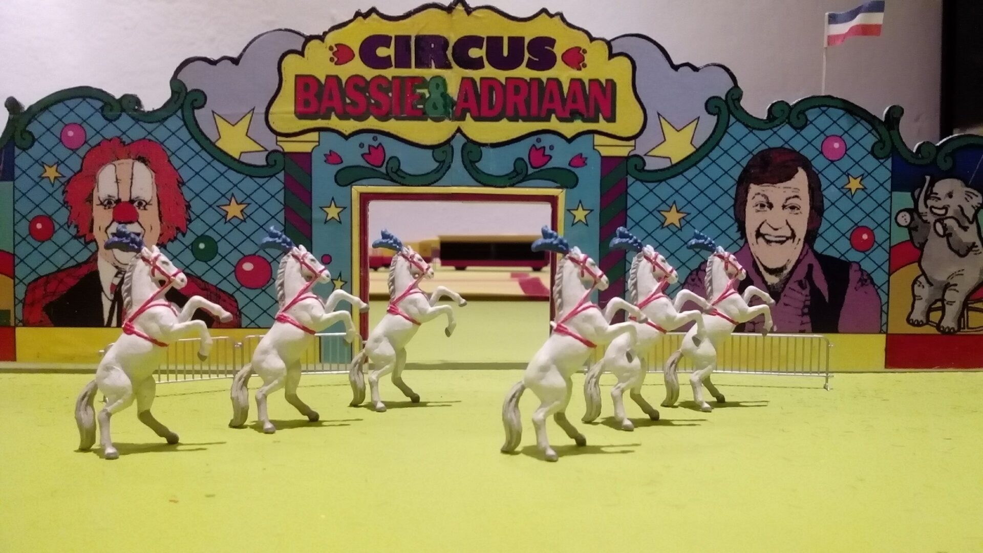 Nieuwe tent: Circus Bassie en Adriaan - Circusweb
