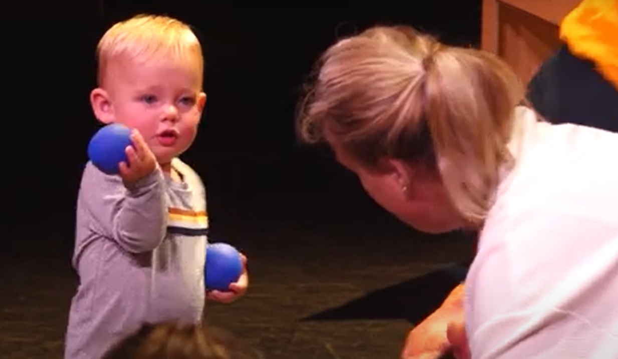 Circusvoorstelling voor baby’s met enthousiasme ontvangen