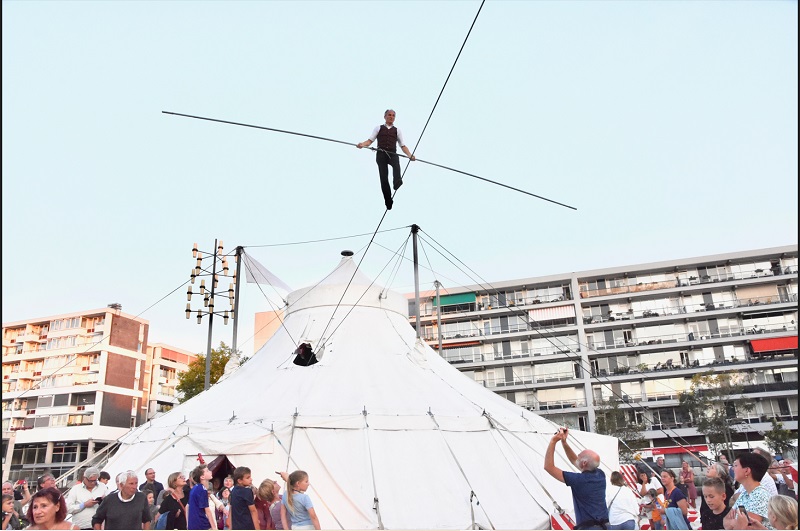 David Dimitri met zijn eenmanscircus: – L’Homme Cirque