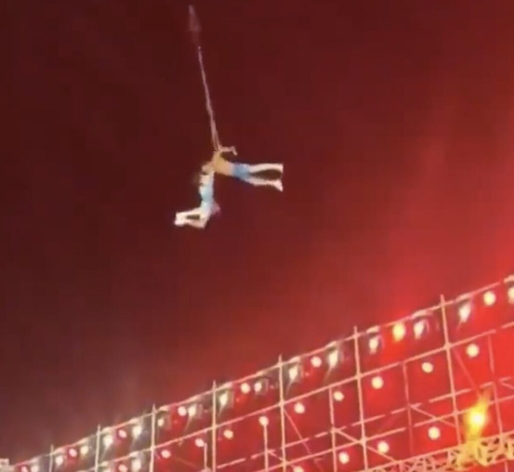 Chinese circusartiest overlijdt na val van tien meter