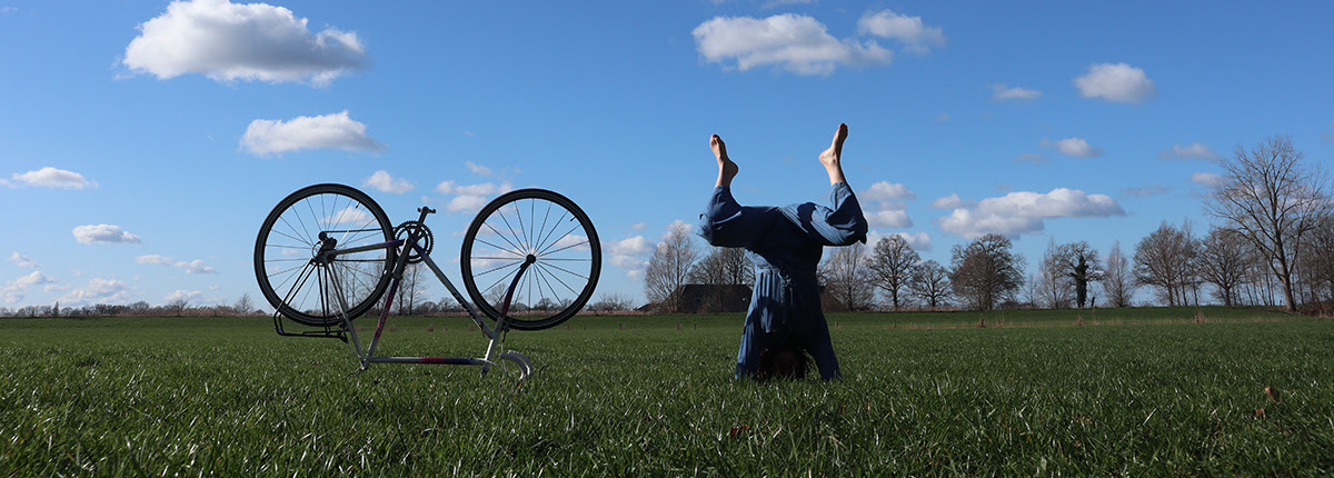 Liza van Brakel speelt voorstelling ‘Galop’, fietsend van dorp naar dorp