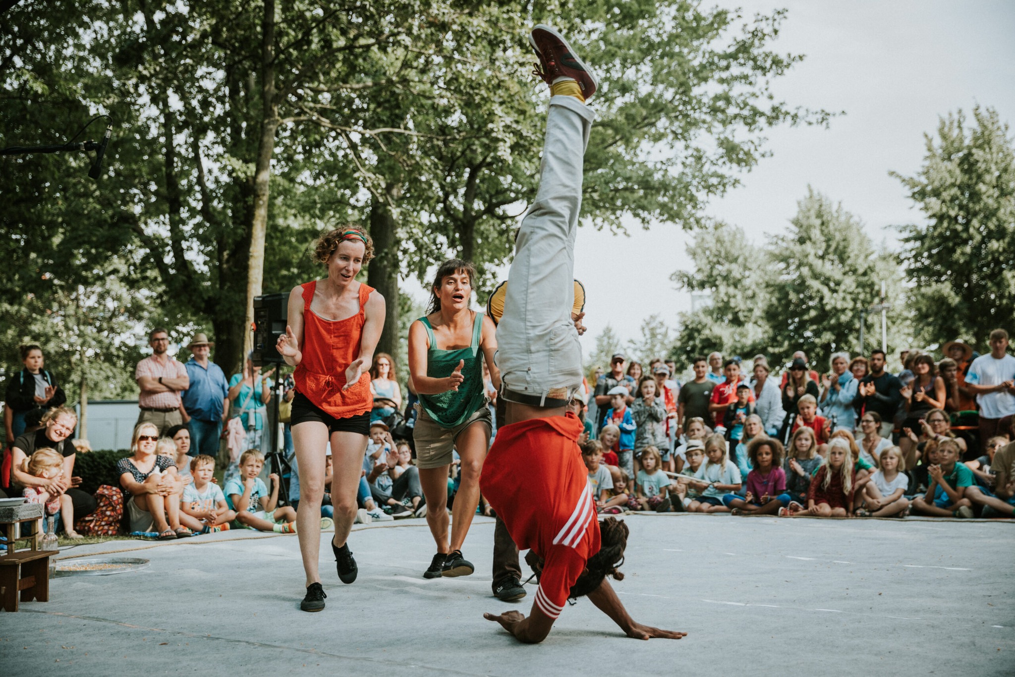 Circusbende op straat