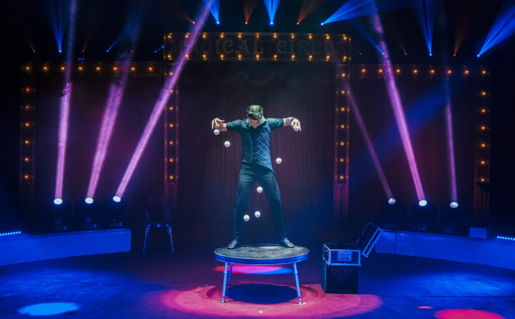 Najaarstour Sandor Donnert’s Magical World of Circus in: Bakel, Weert en Stein