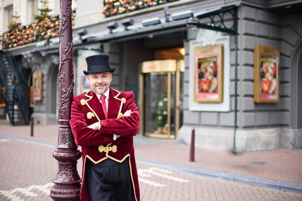 Wereldkerstcircus Carré heeft een nieuwe spreekstalmeester en dít is ‘m!