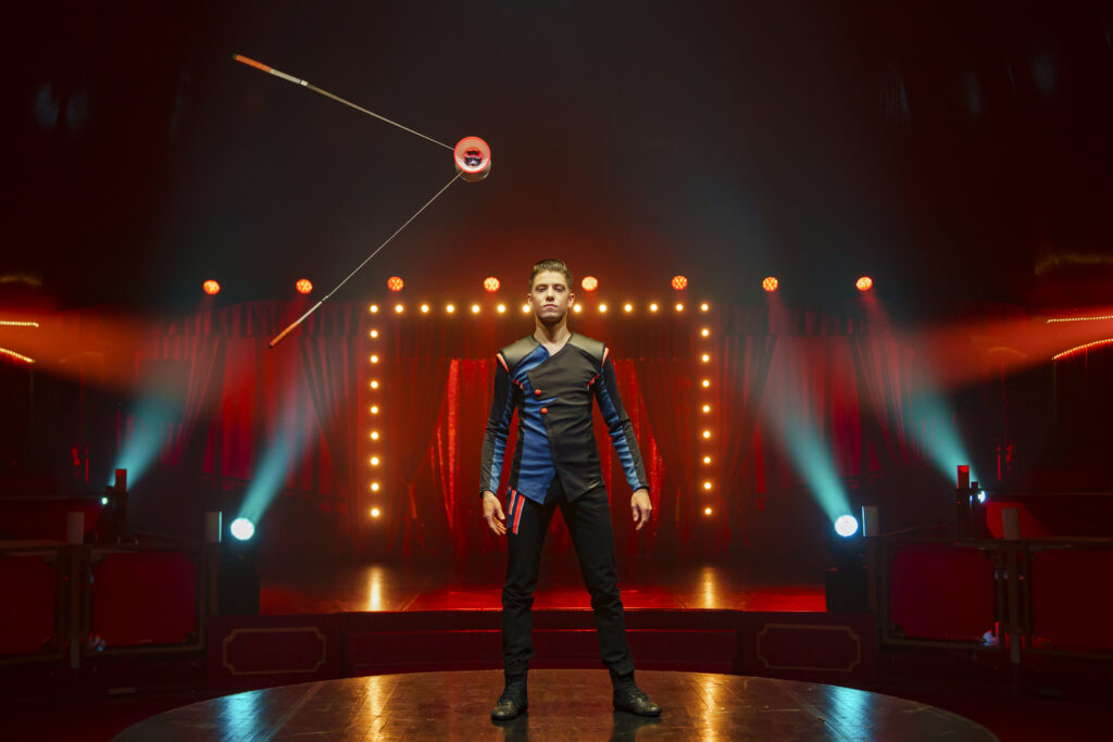 Gelsenkirchener Weihnachtscircus presenteert nieuwe editie én handgetekende visual van Jan-Willem te Kiefte