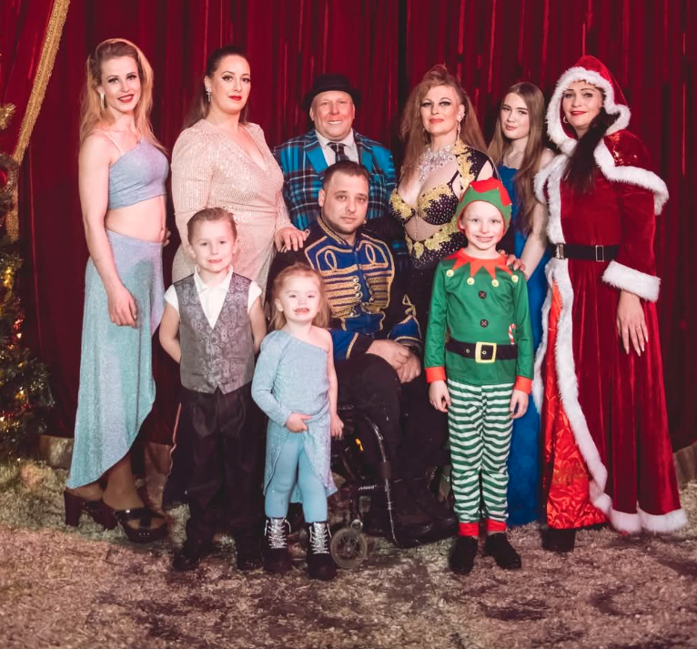 Kerstcircus Oosterhout, 20-12-2025 (CWD-199)