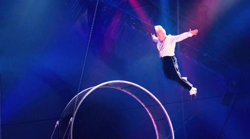 Circusicoon Bello Nock naar Kerstwintercircus Eindhoven