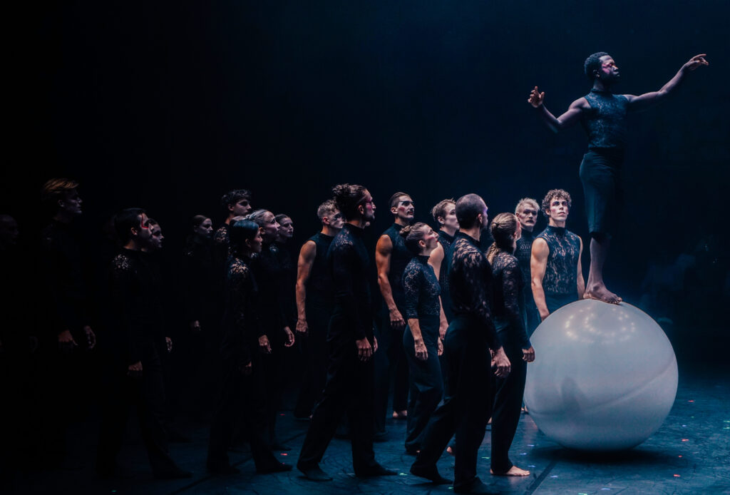 Interview met jonge maker Jon Owino | “Ik wil laten zien dat de globe geen kinderact is”