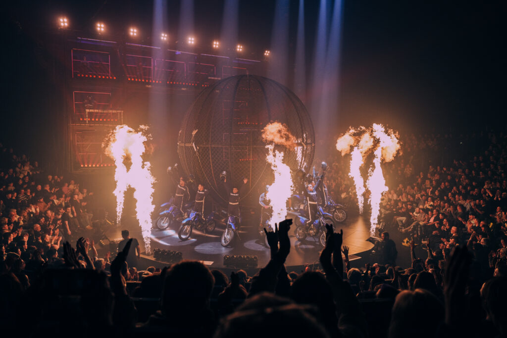 Recensie – DIE 14. X-MAS-SHOW van Flic Flac – zelfs zes sterren zouden te weinig zijn