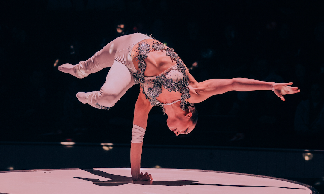 Recensie: Tempo – Cirque d’Hiver Bouglione 2025/2026 (Parijse Week 2026)