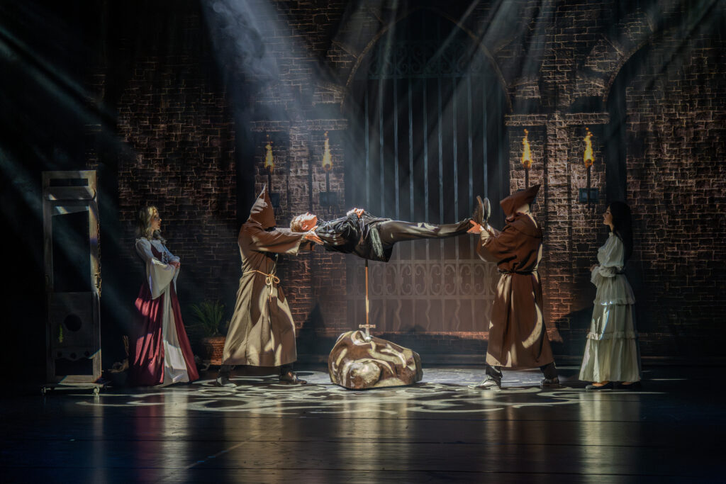 Nigel Otermans lanceert magische theatershow over Amsterdam in The Harbour Club Theater