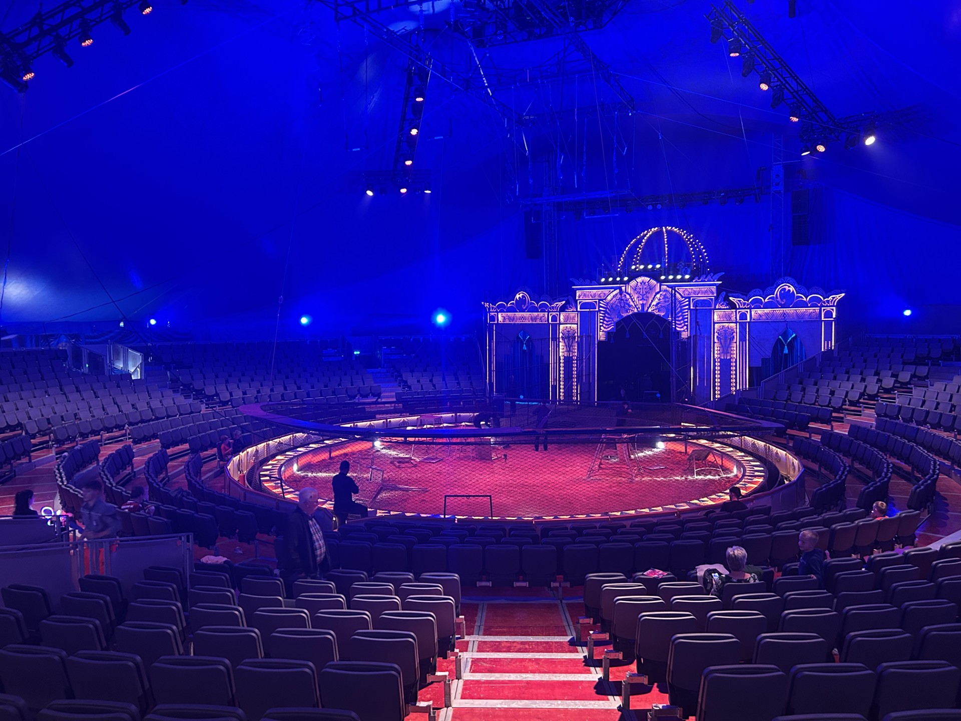 IMPRESSIE | Circus Krone: respect voor het grootste circus van Europa